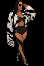 Load image into Gallery viewer, Zebra Queen
